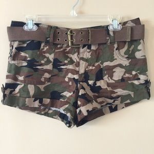 Rue21 camouflage shorts with belt (juniors 5/6)